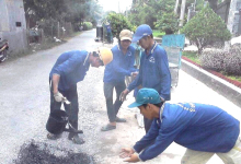 Nhân dân phường Tân Lộc bắc cầu