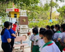 Tuyên truyền biển, đảo ở Trường Tiểu học Thốt Nốt 1.