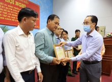 Làm theo lời Bác bằng những việc thiết thực