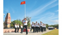 Lễ chào cờ trên đảo Song Tử Tây.
