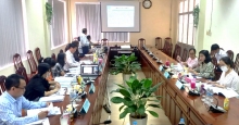 Hội đồng đánh giá nghiệm thu đề tài nghiên cứu khoa học “Ứng dụng kết quả nghiên cứu sản xuất nước uống từ trái cây tươi của Trường Đại học Cần Thơ”.