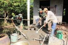 “Bộ đội phải kính trọng dân, giúp đỡ dân. Dân phải thương yêu bộ đội, ủng hộ bộ đội. Quân và dân phải luôn luôn đoàn kết nhất trí”