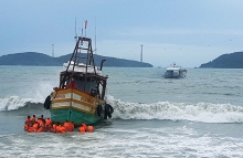 Giúp dân phải chọn việc dân cần