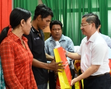 Thực hiện hiệu quả phong trào “Tết Nhân ái” - Xuân Quý Mão năm 2023: “Không có người nghèo, người khó khăn nào không nhận được quà Tết”