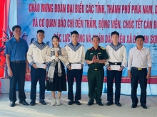 Chút tình hậu phương, ấm lòng lính đảo