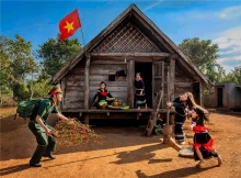 Nhận diện, đấu tranh với chiêu trò “nhân danh nhân dân”  để chống phá Đảng và Nhà nước ta của các thế lực thù địch