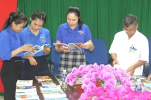 Ra mắt "Tủ sách thanh niên"