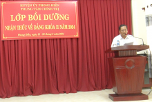 Phong Điền: khai giảng lớp bồi dưỡng lý luận chính trị cho đối tượng kết nạp Đảng Khóa II năm 2024