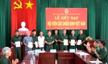 Hội Cựu chiến binh phường Ô Môn tổ chức lễ kết nạp hội viên mới