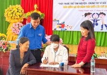 Không sử dụng ngân sách nhà nước, phương tiện, tài sản công trái quy định cho hoạt động lễ hội, vui chơi