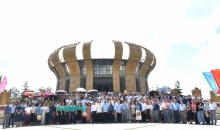 Đoàn đại biểu dự Hội nghị toàn quốc bồi dưỡng lý luận chính trị viếng Đền thờ Vua Hùng TP Cần Thơ