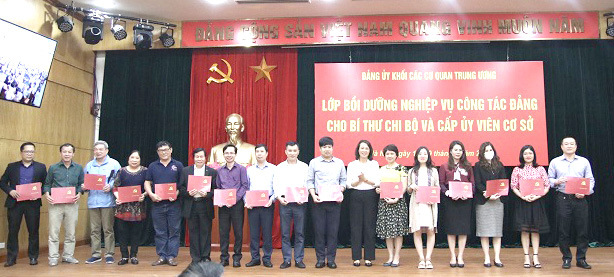 Lớp bồi dưỡng nghiệp vụ công tác Đảng cho bí thư chi bộ và cấp ủy viên cơ sở của các đảng bộ cơ sở trực thuộc Đảng bộ Khối các cơ quan Trung ương năm 2021