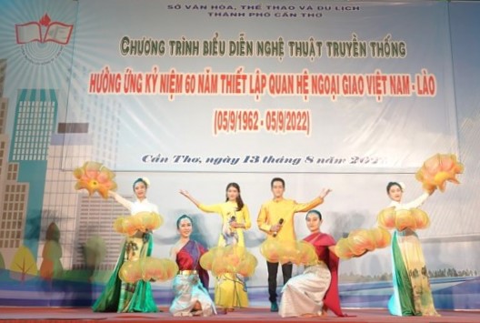 14 8 viet lao
