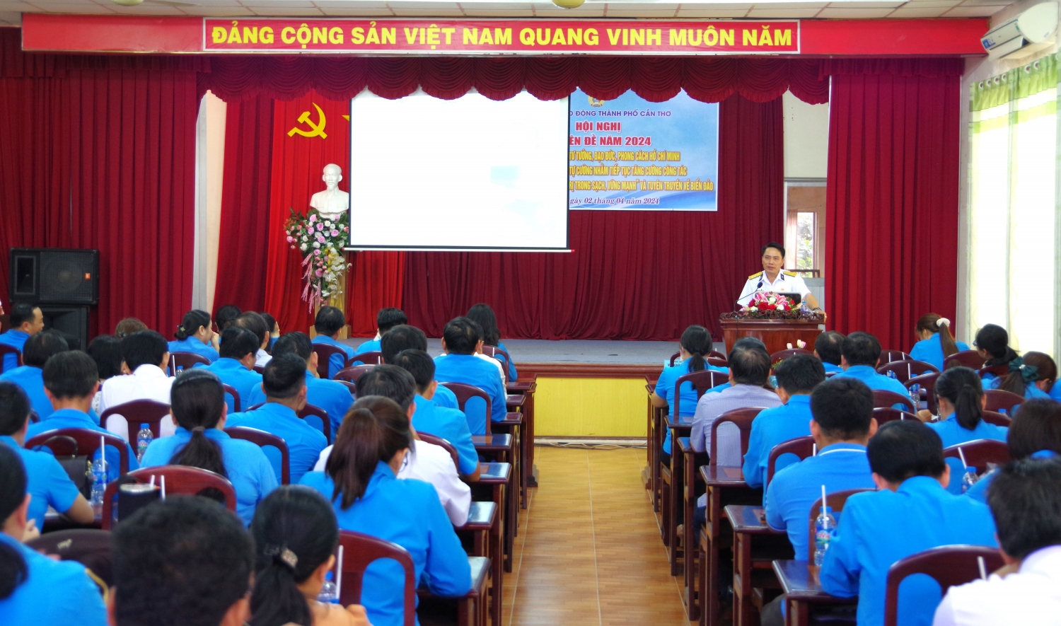 2 Quang cảnh hội nghị