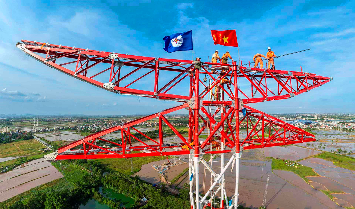W 9 kk nguyen tuan anh 120 cong truong tren cao (1)