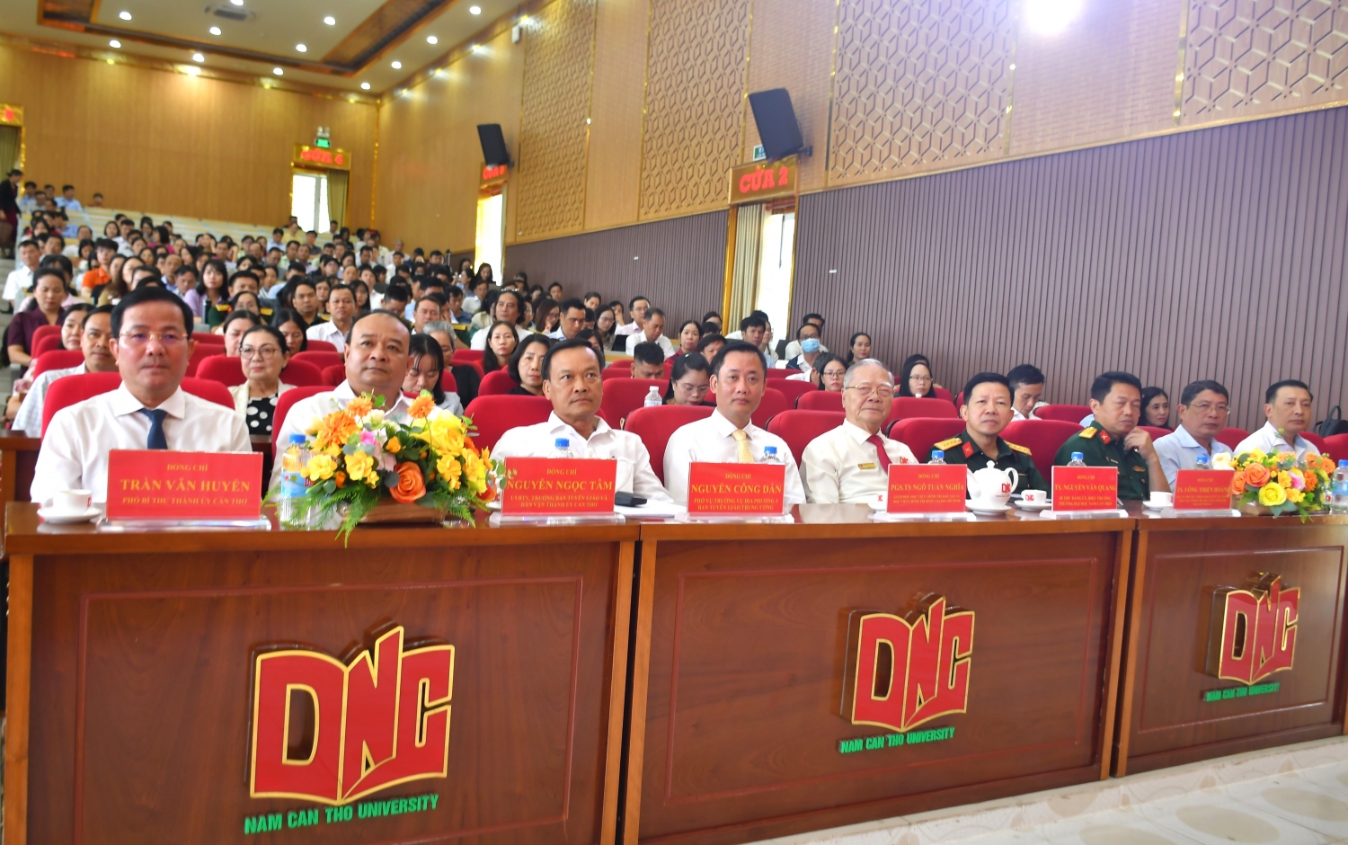10 8 daibieu2